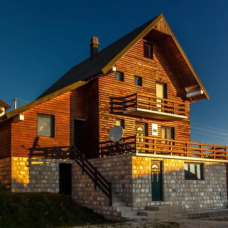 Guesthouse Wolf Zabljak  Ngoại thất bức ảnh