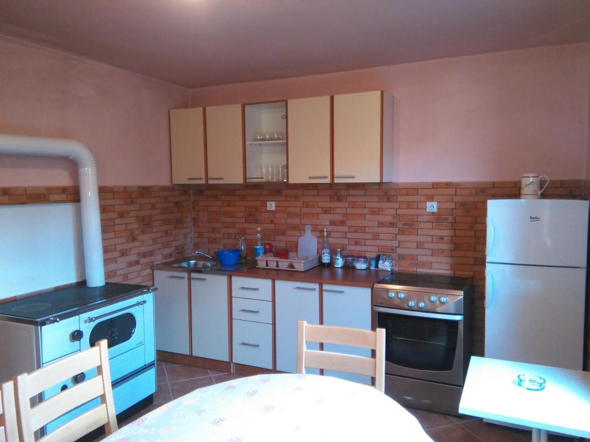 Guesthouse Wolf Zabljak  Ngoại thất bức ảnh