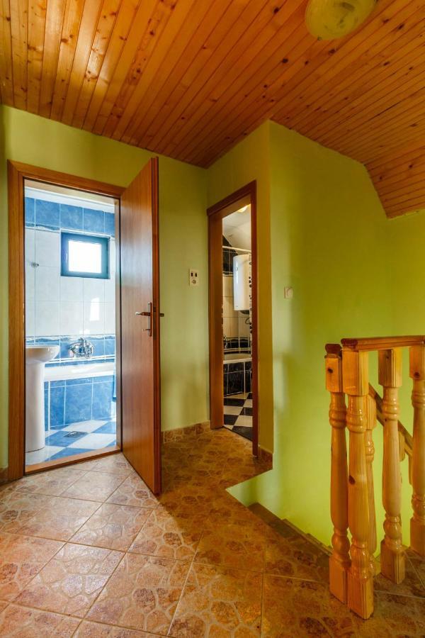 Guesthouse Wolf Zabljak  Ngoại thất bức ảnh