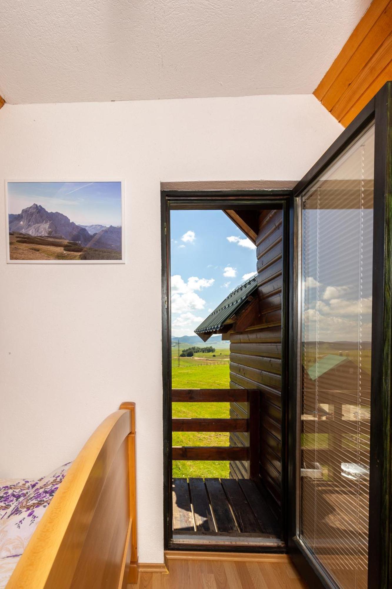 Guesthouse Wolf Zabljak  Ngoại thất bức ảnh